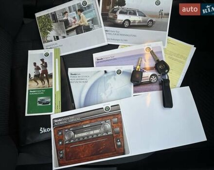 Серый Шкода Октавия, объемом двигателя 1.6 л и пробегом 213 тыс. км за 5600 $, фото 48 на Automoto.ua