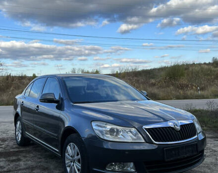 Серый Шкода Октавия, объемом двигателя 1.6 л и пробегом 227 тыс. км за 7950 $, фото 1 на Automoto.ua