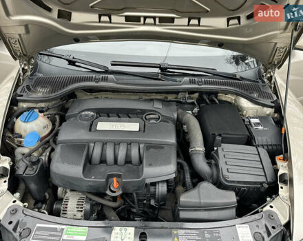 Серый Шкода Октавия, объемом двигателя 1.6 л и пробегом 159 тыс. км за 7499 $, фото 64 на Automoto.ua