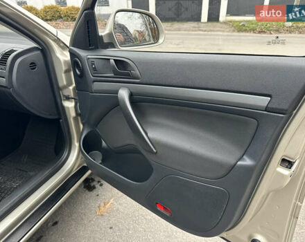 Серый Шкода Октавия, объемом двигателя 1.6 л и пробегом 159 тыс. км за 7499 $, фото 53 на Automoto.ua