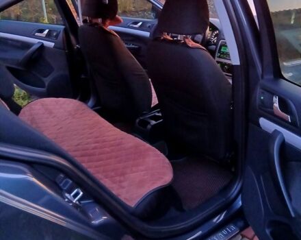 Серый Шкода Октавия, объемом двигателя 1.6 л и пробегом 180 тыс. км за 8600 $, фото 3 на Automoto.ua