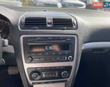 Серый Шкода Октавия, объемом двигателя 1.8 л и пробегом 251 тыс. км за 8000 $, фото 15 на Automoto.ua