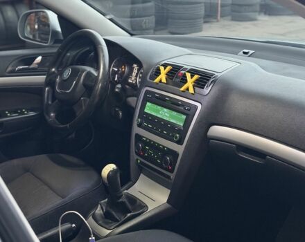 Серый Шкода Октавия, объемом двигателя 1.6 л и пробегом 200 тыс. км за 3350 $, фото 10 на Automoto.ua