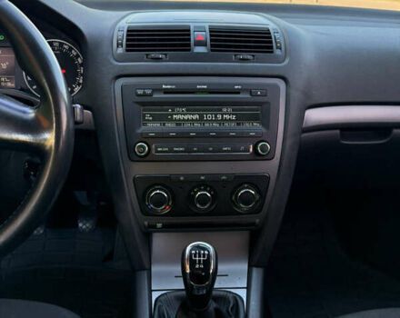 Серый Шкода Октавия, объемом двигателя 1.6 л и пробегом 315 тыс. км за 7800 $, фото 24 на Automoto.ua