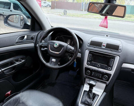 Шкода Октавія 2010 у Смеле на Automoto.ua Сірий Шкода Октавія, об'ємом двигуна 1.8 л та пробігом 238 тис. км за 7800 $, фото 7 на Automoto.ua