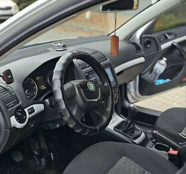 Серый Шкода Октавия, объемом двигателя 1.8 л и пробегом 192 тыс. км за 9299 $, фото 5 на Automoto.ua