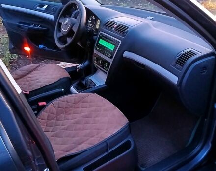 Серый Шкода Октавия, объемом двигателя 1.6 л и пробегом 180 тыс. км за 8600 $, фото 6 на Automoto.ua