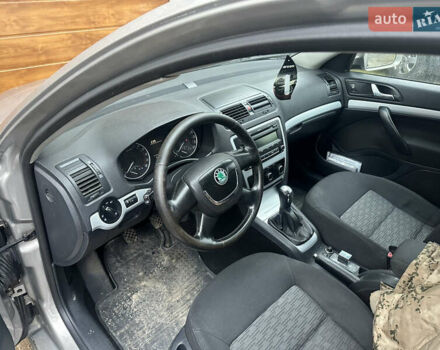 Серый Шкода Октавия, объемом двигателя 1.6 л и пробегом 290 тыс. км за 6600 $, фото 2 на Automoto.ua