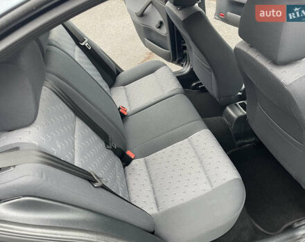 Серый Шкода Октавия, объемом двигателя 1.6 л и пробегом 150 тыс. км за 7500 $, фото 64 на Automoto.ua