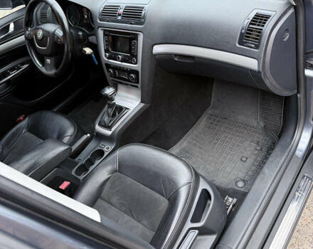 Шкода Октавія 2010 у Смеле на Automoto.ua Сірий Шкода Октавія, об'ємом двигуна 1.8 л та пробігом 238 тис. км за 7800 $, фото 10 на Automoto.ua