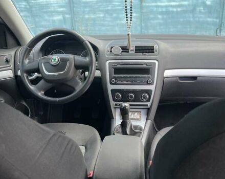 Серый Шкода Октавия, объемом двигателя 1.6 л и пробегом 260 тыс. км за 7900 $, фото 4 на Automoto.ua