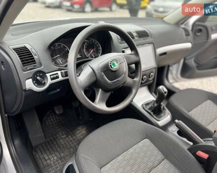 Серый Шкода Октавия, объемом двигателя 1.8 л и пробегом 180 тыс. км за 7500 $, фото 4 на Automoto.ua