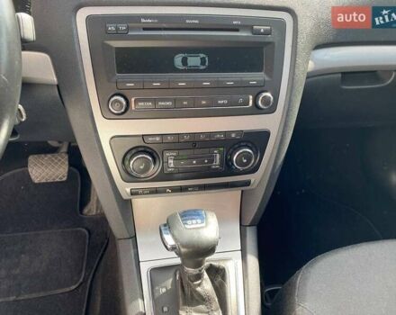 Серый Шкода Октавия, объемом двигателя 1.8 л и пробегом 251 тыс. км за 8000 $, фото 16 на Automoto.ua