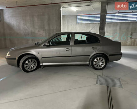 Сірий Шкода Октавія, об'ємом двигуна 1.6 л та пробігом 200 тис. км за 6900 $, фото 27 на Automoto.ua