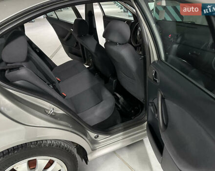 Сірий Шкода Октавія, об'ємом двигуна 1.6 л та пробігом 200 тис. км за 6900 $, фото 38 на Automoto.ua