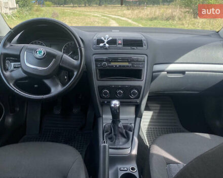 Серый Шкода Октавия, объемом двигателя 1.6 л и пробегом 249 тыс. км за 6200 $, фото 5 на Automoto.ua