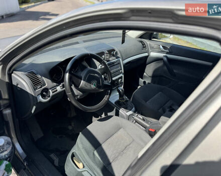 Сірий Шкода Октавія, об'ємом двигуна 1.6 л та пробігом 361 тис. км за 6100 $, фото 4 на Automoto.ua