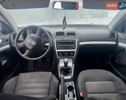 Серый Шкода Октавия, объемом двигателя 1.6 л и пробегом 263 тыс. км за 6300 $, фото 11 на Automoto.ua