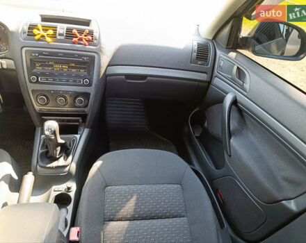 Сірий Шкода Октавія, об'ємом двигуна 1.6 л та пробігом 265 тис. км за 7100 $, фото 12 на Automoto.ua