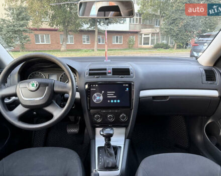 Серый Шкода Октавия, объемом двигателя 1.6 л и пробегом 262 тыс. км за 7600 $, фото 7 на Automoto.ua