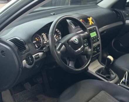 Серый Шкода Октавия, объемом двигателя 1.6 л и пробегом 200 тыс. км за 3350 $, фото 6 на Automoto.ua