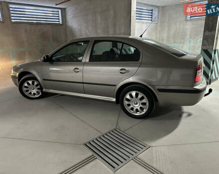 Сірий Шкода Октавія, об'ємом двигуна 1.6 л та пробігом 200 тис. км за 6900 $, фото 26 на Automoto.ua