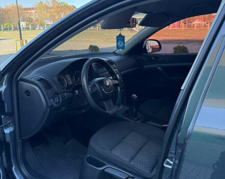 Серый Шкода Октавия, объемом двигателя 1.6 л и пробегом 315 тыс. км за 7800 $, фото 12 на Automoto.ua