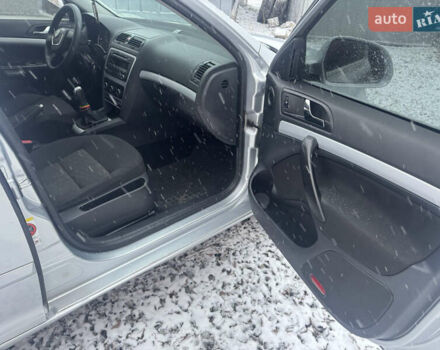Серый Шкода Октавия, объемом двигателя 1.6 л и пробегом 263 тыс. км за 6300 $, фото 2 на Automoto.ua