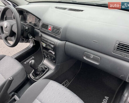 Серый Шкода Октавия, объемом двигателя 1.6 л и пробегом 150 тыс. км за 7500 $, фото 56 на Automoto.ua