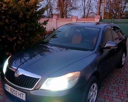 Серый Шкода Октавия, объемом двигателя 1.6 л и пробегом 180 тыс. км за 8600 $, фото 1 на Automoto.ua