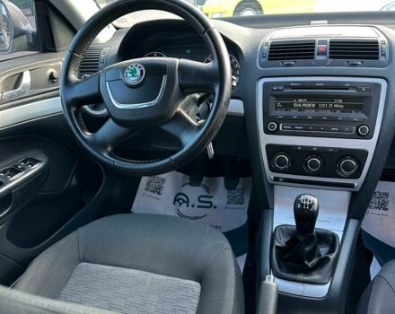 Шкода Октавия 2010 в Кривом Роге на Automoto.ua Серый Шкода Октавия, объемом двигателя 1.6 л и пробегом 237 тыс. км за 7800 $, фото 7 на Automoto.ua