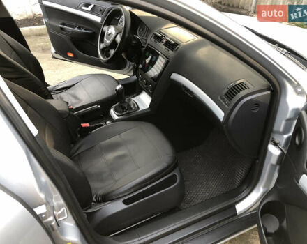 Серый Шкода Октавия, объемом двигателя 1.8 л и пробегом 245 тыс. км за 8000 $, фото 10 на Automoto.ua