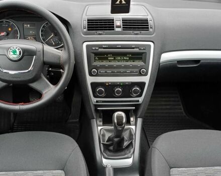 Сірий Шкода Октавія, об'ємом двигуна 1.4 л та пробігом 209 тис. км за 7800 $, фото 12 на Automoto.ua