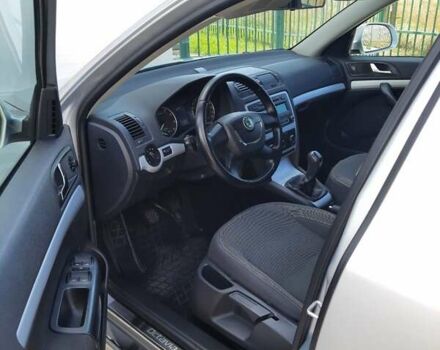 Сірий Шкода Октавія, об'ємом двигуна 1.6 л та пробігом 217 тис. км за 7800 $, фото 3 на Automoto.ua