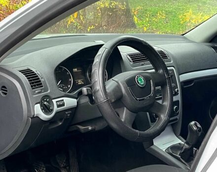 Сірий Шкода Октавія, об'ємом двигуна 1.6 л та пробігом 226 тис. км за 6990 $, фото 10 на Automoto.ua