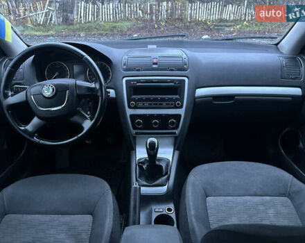 Серый Шкода Октавия, объемом двигателя 2 л и пробегом 320 тыс. км за 8000 $, фото 7 на Automoto.ua