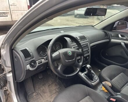 Сірий Шкода Октавія, об'ємом двигуна 1.6 л та пробігом 255 тис. км за 6500 $, фото 5 на Automoto.ua