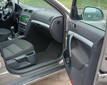 Сірий Шкода Октавія, об'ємом двигуна 1.4 л та пробігом 209 тис. км за 7800 $, фото 11 на Automoto.ua