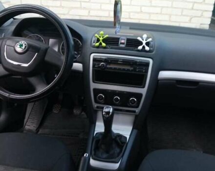 Шкода Октавія 2011 у Глухове на Automoto.ua Сірий Шкода Октавія, об'ємом двигуна 1.6 л та пробігом 270 тис. км за 8000 $, фото 3 на Automoto.ua