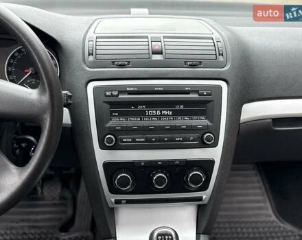 Серый Шкода Октавия, объемом двигателя 1.6 л и пробегом 77 тыс. км за 10900 $, фото 39 на Automoto.ua