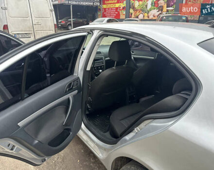 Серый Шкода Октавия, объемом двигателя 1.6 л и пробегом 255 тыс. км за 6600 $, фото 6 на Automoto.ua