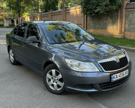 Серый Шкода Октавия, объемом двигателя 1.6 л и пробегом 237 тыс. км за 8300 $, фото 1 на Automoto.ua