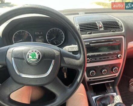 Серый Шкода Октавия, объемом двигателя 1.8 л и пробегом 150 тыс. км за 7200 $, фото 13 на Automoto.ua