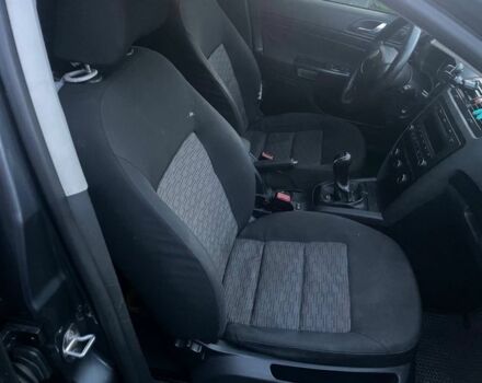 Шкода Октавія 2011 у Києві на Automoto.ua Сірий Шкода Октавія, об'ємом двигуна 1.8 л та пробігом 323 тис. км за 9000 $, фото 5 на Automoto.ua