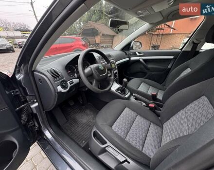 Серый Шкода Октавия, объемом двигателя 1.6 л и пробегом 77 тыс. км за 10950 $, фото 1 на Automoto.ua