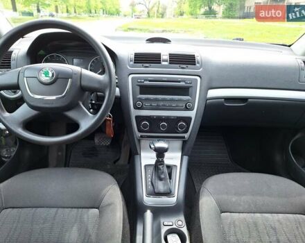 Серый Шкода Октавия, объемом двигателя 1.8 л и пробегом 77 тыс. км за 11500 $, фото 3 на Automoto.ua