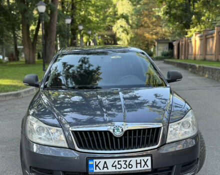 Серый Шкода Октавия, объемом двигателя 1.6 л и пробегом 237 тыс. км за 8300 $, фото 2 на Automoto.ua