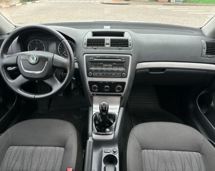 Серый Шкода Октавия, объемом двигателя 1.6 л и пробегом 221 тыс. км за 7600 $, фото 18 на Automoto.ua