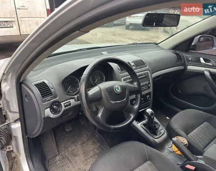 Серый Шкода Октавия, объемом двигателя 1.6 л и пробегом 255 тыс. км за 6600 $, фото 5 на Automoto.ua