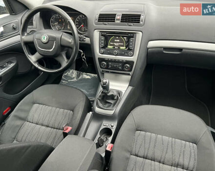 Серый Шкода Октавия, объемом двигателя 1.8 л и пробегом 212 тыс. км за 9333 $, фото 29 на Automoto.ua